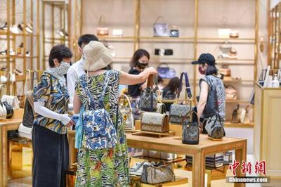 掛洋牌賣國貨 箱包銷售中的營銷迷思與國產(chǎn)品牌的價(jià)值回歸